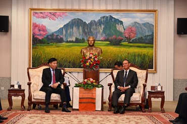 ຜູ້ປະຈໍາການຄະນະເລຂາທິການສູນກາງພັກ ຕ້ອນຮັບຄະນະຜູ້ແທນຫວຽດນາມ