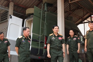 ພົນໂທ ສາຍໃຈ ກົມມະສິດ ລົງຊຸກຍູ້ວຽກງານປັບປຸງລະບົບສູນບັນຊາ ກົມປ້ອງກັນອາກາດ