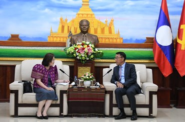 ຫົວໜ້າ​ ຄຕພ ຕ້ອນຮັບ​ ເອກ​ອັກຄະ​ລັດຖະທູດຟີລິບປິນ ປະຈຳ ສປປ ລາວ