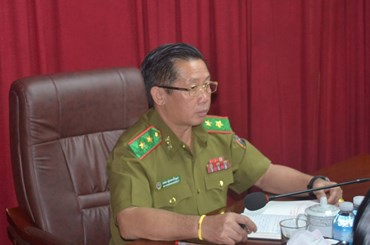 ຮອງລັດຖະມົນຕີກະຊວງ ປກສ ຢ້ຽມຢາມໂອ້ລົມຄະນະນຳ ປກສ ແຂວງຈຳປາສັກ