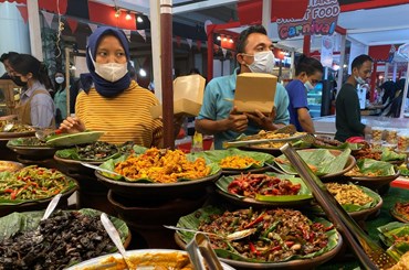 ອິນໂດເນເຊຍ ຍົກລະດັບໂຄງການອາຫານຟຣີ