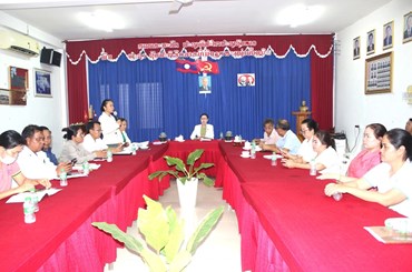 ຫົວໜ້າພະແນກສາທາເຊກອງ ລົງຕິດຕາມຊຸກຍູ້ວຽກງານຢູ່ໂຮງໝໍແຂວງ