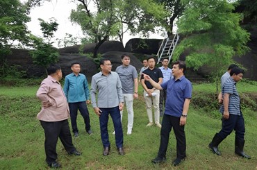 ເລຂາພັກແຂວງຄຳມ່ວນ ລົງກວດກາສະຖານທີ່ ສ້າງ “ແລນມາກໃໝ່” ຂອງເມືອງທ່າແຂກ