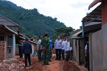 ລົງຕິດຕາມຊຸກຍູ້ ແລະ ຊ່ວຍເຫຼືອຜູ້ປະສົບໄພນໍ້າຖ້ວມ