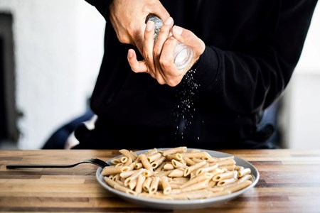 ກິນເຄັມຫຼາຍເກີນໄປເພີ່ມຄວາມສ່ຽງຕໍ່ການສູນເສຍຄວາມຊົງຈຳໃນຜູ້ຊາຍ