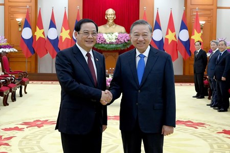 ນາຍົກລັດຖະມົນຕີ ສປປ ລາວ ເຂົ້າຢ້ຽມຂໍ່ານັບ ເລຂາທິການໃຫຍ່ປະທານປະເທດ ແຫ່ງ ສສ ຫວຽດນາມ