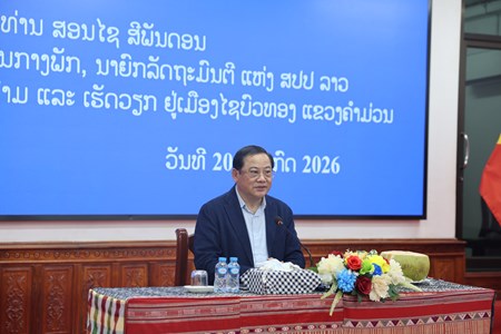 ນາຍົກລັດຖະມົນຕີ ພົບປະໂອ້ລົມ ການນຳຫຼັກແຫຼ່ງເມືອງໄຊບົວທອງ