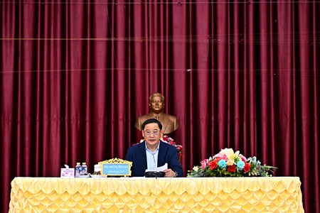 ນາຍົກລັດຖະມົນຕີ ພົບປະໂອ້ລົມ ພະນັກງານຫຼັກແຫຼ່ງ ແຂວງບໍ່ແກ້ວ