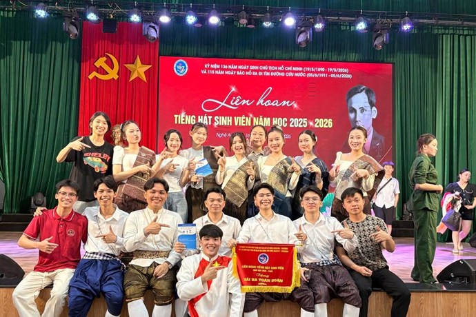 ນັກສຶກສາລາວ ໄດ້ລາງວັນທີ 3 ການແຂ່ງຂັນຮ້ອງເພງ ຢູ່ມະຫາວິທະຍາໄລວິງ ສສ ຫວຽດນາມ