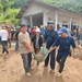 ສະມາຊິກກຳມະບານອ້ອມຂ້າງແຂວງອຸດົມໄຊ ຮ່ວມໃຈອະນາໄມຟື້ນຟູໂຮງຮຽນ ທີ່ໄດ້ຮັບຜົນກະທົບຈາກໄພທຳມະຊາດ