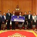ທະນາຄານແຫ່ງ ສປປ ລາວ ມອບເງິນ 100 ລ້ານກີບ ຊ່ວຍເຫຼືອບັນເທົາໄພນໍ້າຖ້ວມແຂວງຄຳມ່ວນ