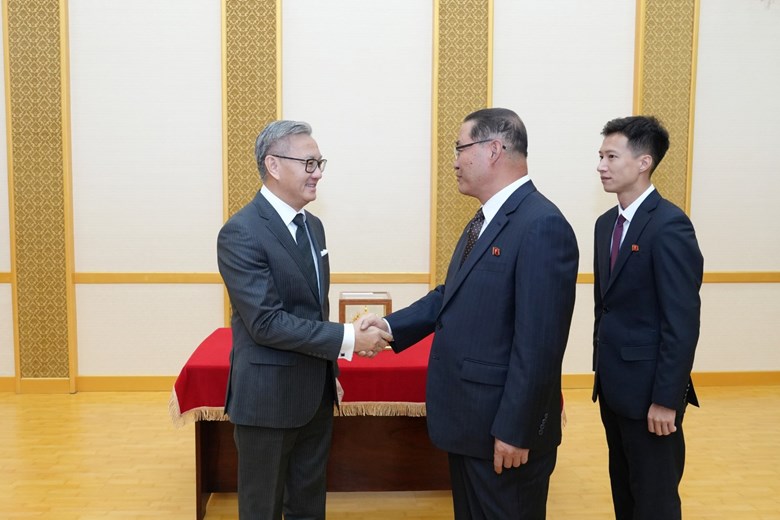 ລມຕ ກະຊວງການຕ່າງປະເທດແຫ່ງສປປລາວຢ້ຽມຂໍ່ານັບນາຍົກລັດຖະມົນຕີ ສປປເກົາຫຼີ