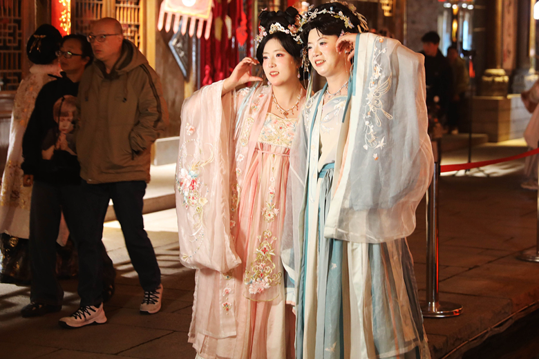 ວັນພັກບຸນກຸດຈີນທີ່ຍາວທີ່ສຸດໃນປະຫວັດສາດຂອງຈີນ ຊ່ວຍກະຕຸ້ນການບໍລິໂພກແນວໃດ?