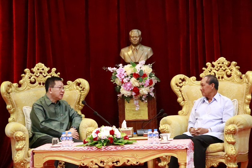 ລັດຖະມົນຕີກະຊວງກະສິກໍາ ແລະ ປ່າໄມ້ ພົບປະ ເຈົ້າແຂວງຫຼວງພະບາງ