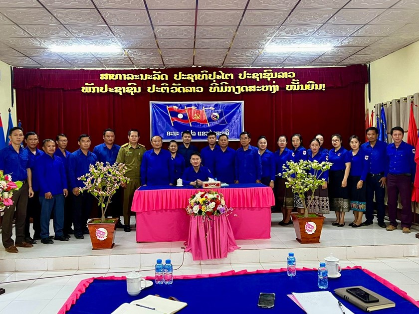 ການນຳ ສູນກາງ ຊປປລ ພົບປະໂອ້ລົມຄະນະຊາວໜຸ່ມແຂວງໄຊຍະບູລີ