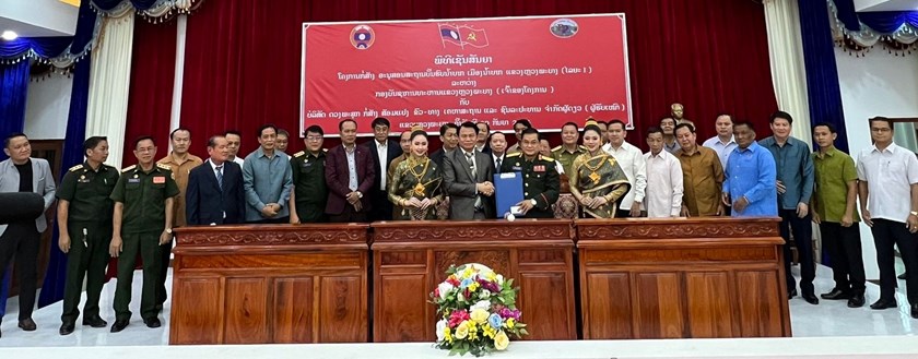 ເຊັນສັນຍາຮັບເໝົາໂຄງການກໍ່ສ້າງອະນຸສອນສະຖານ ບັ້ນຮົບນໍ້າບາກ