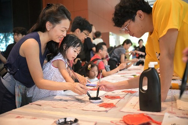 ສິງກະໂປ ອອກມາດຕະການຄວບຄຸມການໃຊ້ເວລາກັບໜ້າຈໍຂອງເດັກນ້ອຍ
