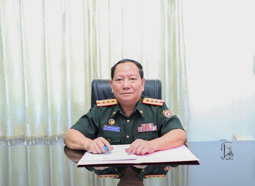 ຊົນຊັ້ນກຳມະກອນ ແມ່ນຊົນຊັ້ນນໍາໜ້າຂອງຍຸກສະໄໝຕິດພັນກັບພື້ນຖານການຜະລິດ