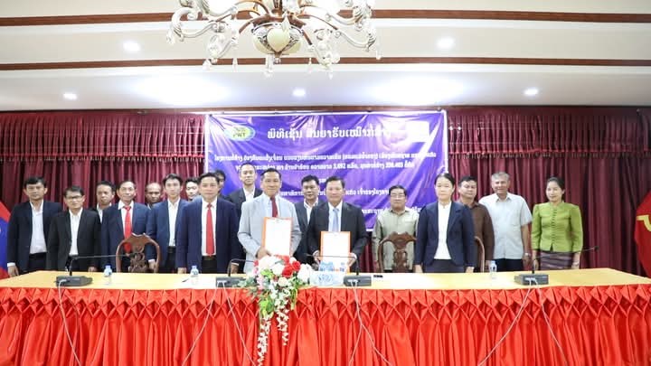 ເຊັນສັນຍາຮັບເໝົາກໍ່ສ້າງ ໂຄງການປ້ອງກັນຕາຝັ່ງເຈື່ອນ ແຕ່ຈຸດຄຸ້ມບ້ານມີໄຊສະຫວ່າງ ຫາ ບ້ານປ່າອ້ອຍ