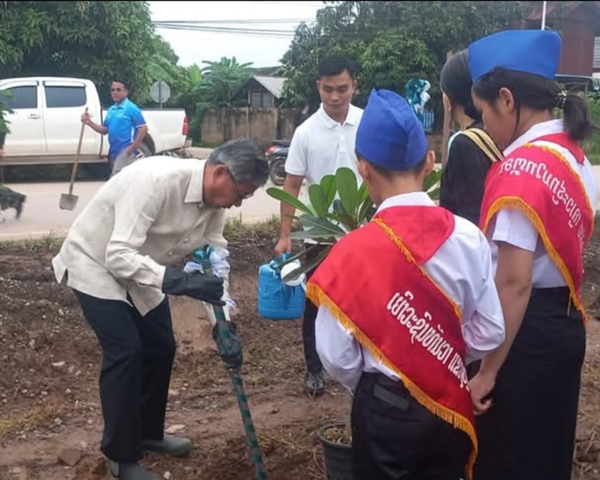 ຫຼວງນ້ຳທາ ຈັດກິດຈະກຳປູກຕົ້ນໄມ້ ແລະ ສະຫຼອງວັນເດັກນ້ອຍສາກົນ