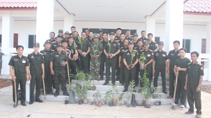 ກອງພັນທີ 2 ສ້າງກິດຈະກຳປູກຕົ້ນໄມ້