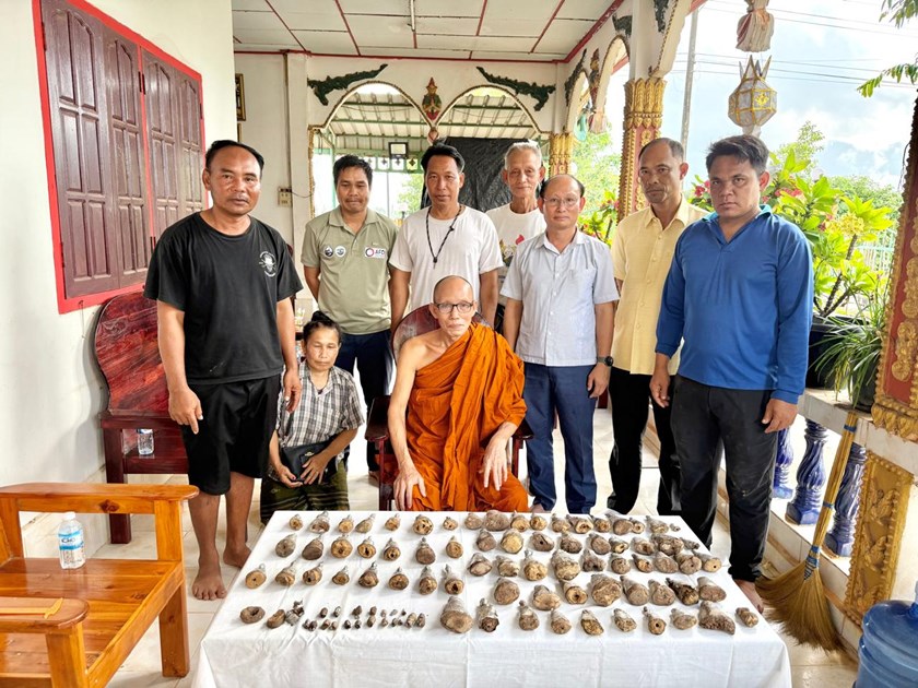 ຊາວເມືອງຈຳປາສັກພົບພະພຸດທະຮູບເກົ່າແກ່ຈຳນວນຫຼາຍ.