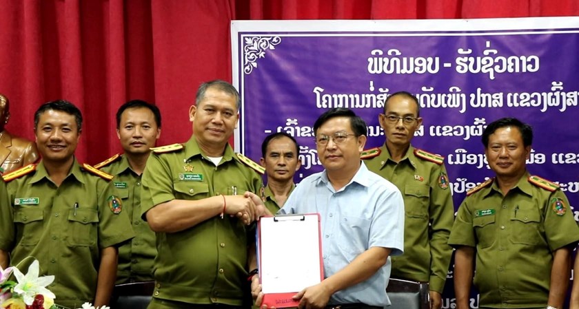 ມອບ-ຮັບໂຄງການກໍ່ສ້າງສູນດັບເພີງ ປກສ ແຂວງຜົ້ງສາລີ