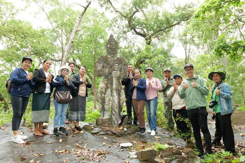 ການນໍາ ທວທ ຈຳປາສັກ ເຄື່ອນໄຫວວຽກງານທ່ອງທ່ຽວຢູ່ບ້ານໃໝ່ ແລະ ບ້ານສຸລະ