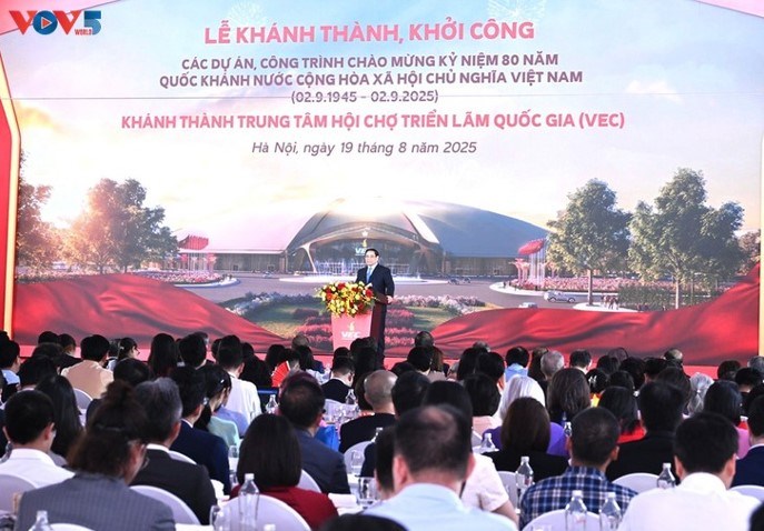 ຫວຽດນາມ ດຳເນີນພິທີລົງມືກໍ່ສ້າງ ເປີດ​ນຳ​ໃຊ້ 250 ກິດ​ຈະ​ກຳ ຫັນ​ປ່ຽນ​ພື້ນ​ຖານ​ໂຄງ​ລ່າງ​ແຫ່ງ​ຊາດ