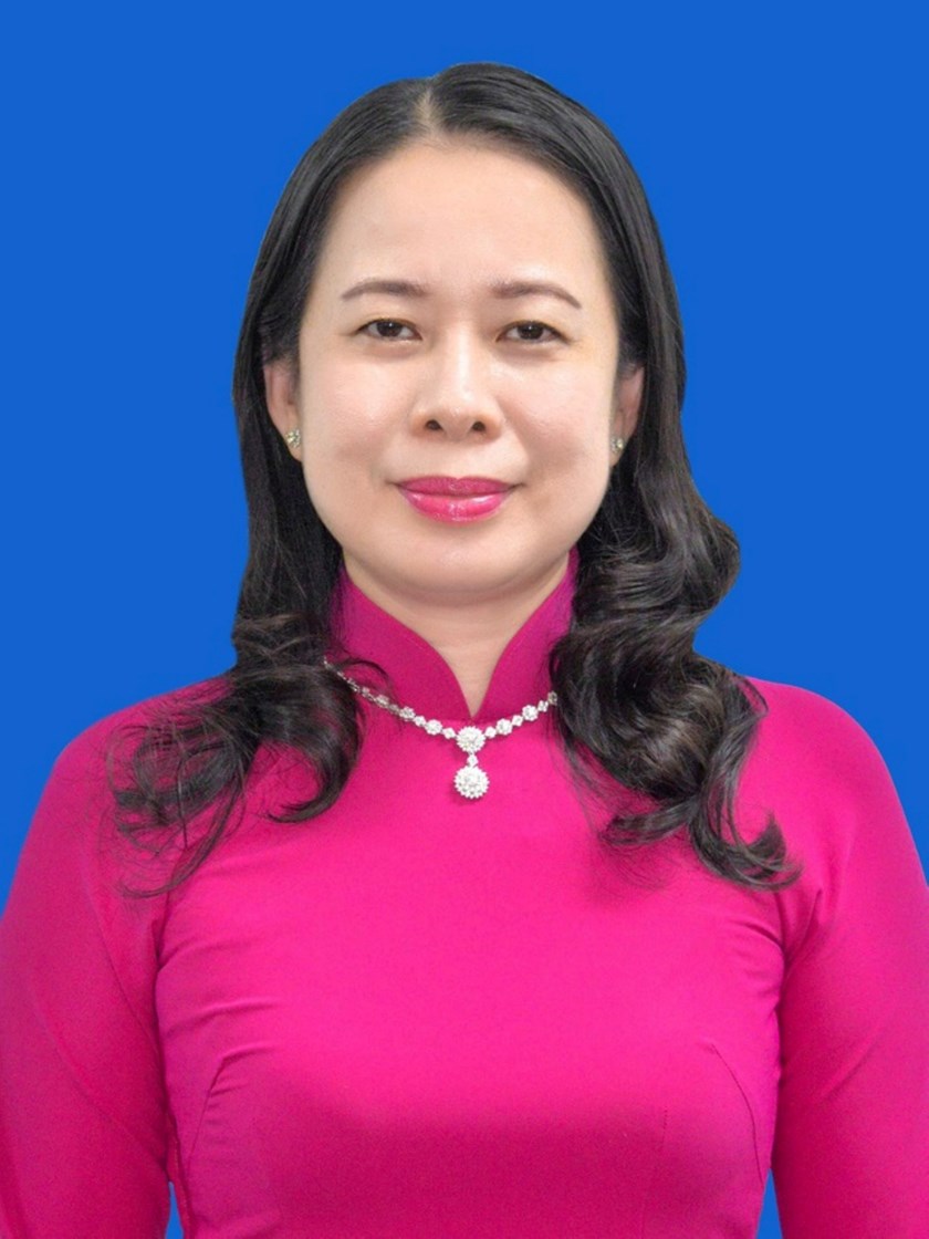 ຊີວະປະຫວັດຫຍໍ້
