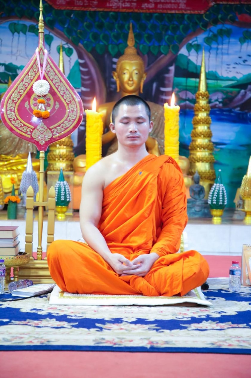 ເດືອນ 9 ປະເພນີບຸນຫໍ່ເຂົ້າປະດັບດິນຂອງຊາວພຸດ
