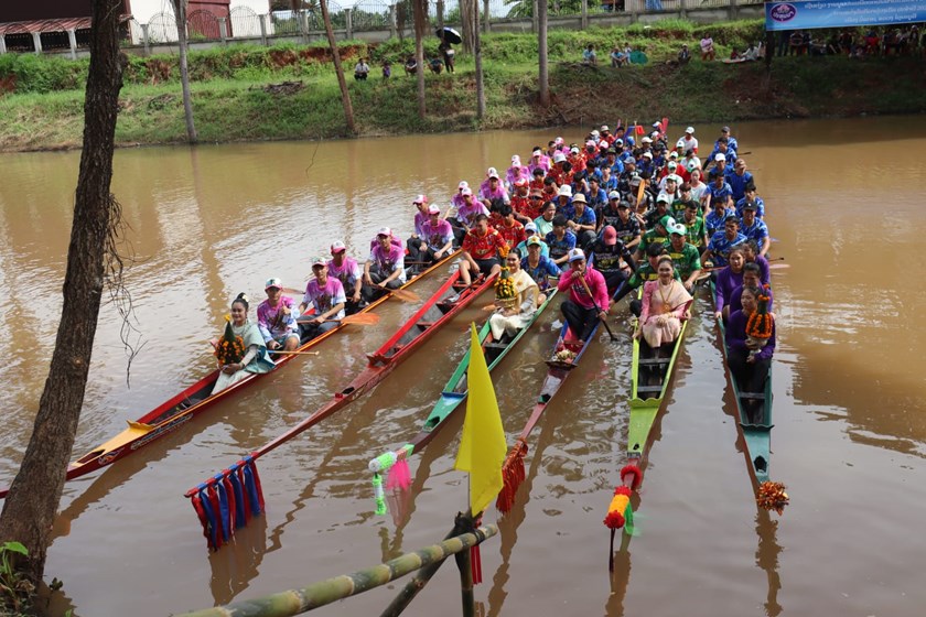 ເມືອງບໍ່ແຕນ ຈັດ​ງານ​ບຸນປະເພນີແຂ່ງຂັນຊ່ວງ​ເຮືອ​ປະຈຳ​ປີ 2025