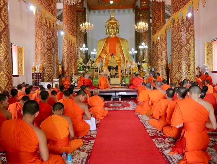 ປວງຊົນລາວຮັກສາໄດ້ຮີດຄອງປະເພນີອັນດີງາມໃນງານບຸນອອກພັນສາ ແລະ ຊ່ວງເຮືອທີ່ທ່າວັດຈັນ