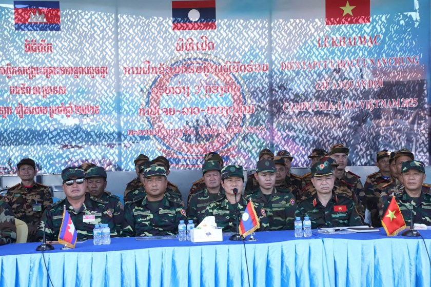3 ກອງທັບຊ້ອມກອບກູ້ໄພພິບັດ