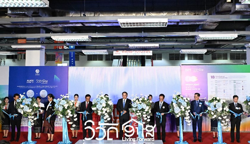 ນາຍົກເຂົ້າຮ່ວມເປີດງານວາງສະແດງສິນຄ້າ ຂອງສະມາຄົມ  ສະຖາປະນິກ ແລະ ວິສະວະກອນໂຍທາລາວ