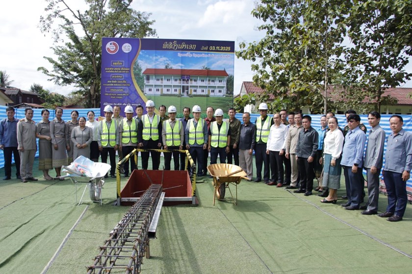 ໂຄງການກໍ່ສ້າງ ໂຮງຮຽນມັດທະຍົມສົມບູນ ເມືອງເຟືອງຫຼັງໃໝ່ຈະໃຫ້ສໍາເລັດພາຍໃນ 6 ເດືອນ.