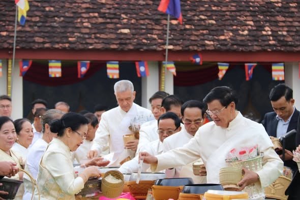 ການນໍາພັກ-ລັດ ແລະ ມວນຊົນ ຮ່ວມໃສ່ບາດບຸນພະທາດຫຼວງ ປະຈໍາປີ 2025