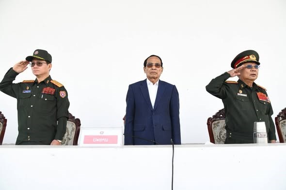 ການນໍາຂັ້ນສູງ ຕິດຕາມ ຊົມການຝຶກຊ້ອມໃຫຍ່ການສວນສະໜາມ ກ້ອນກໍາລັງ ປກຊ- ປກສ