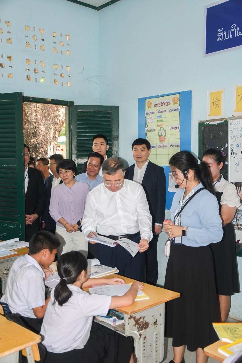 ສະຫາຍ ຫຼີ ຊູ ເລີຍ ພ້ອມຄະນະ ຢ້ຽມຢາມ ຫຼາຍສະຖານທີ່ໃນ ສປປ ລາວ