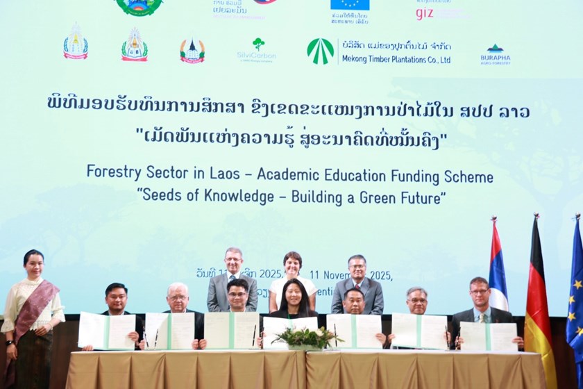 ລົງທຶນສ້າງບຸກຄະລາກອນຂະແຫນງປ່າໄມ້ ຜ່ານໂຄງການທຶນການສຶກສາ