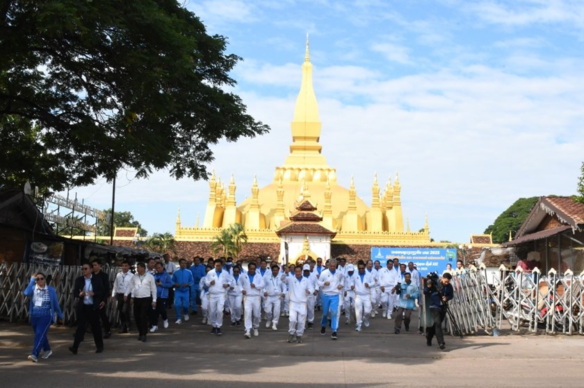 ພິທີຂໍໄຟສັກສິດງານມະຫະກຳກິລາແຫ່ງຊາດ ຄັ້ງທີ XII