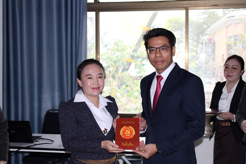 ປິດຊຸດຝຶກອົບຮົມ ບໍາລຸງຍົກລະດັບທິດສະດີ-ແນວທາງຂອງພັກ