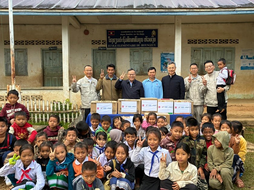 ກຸ່ມບໍລິສັດຕ້າຖັງຈີນ ສົ່ງຄວາມອົບອຸ່ນສູ່ນັກຮຽນຊົນນະບົດບ້ານຫ້ວຍເງີຍ