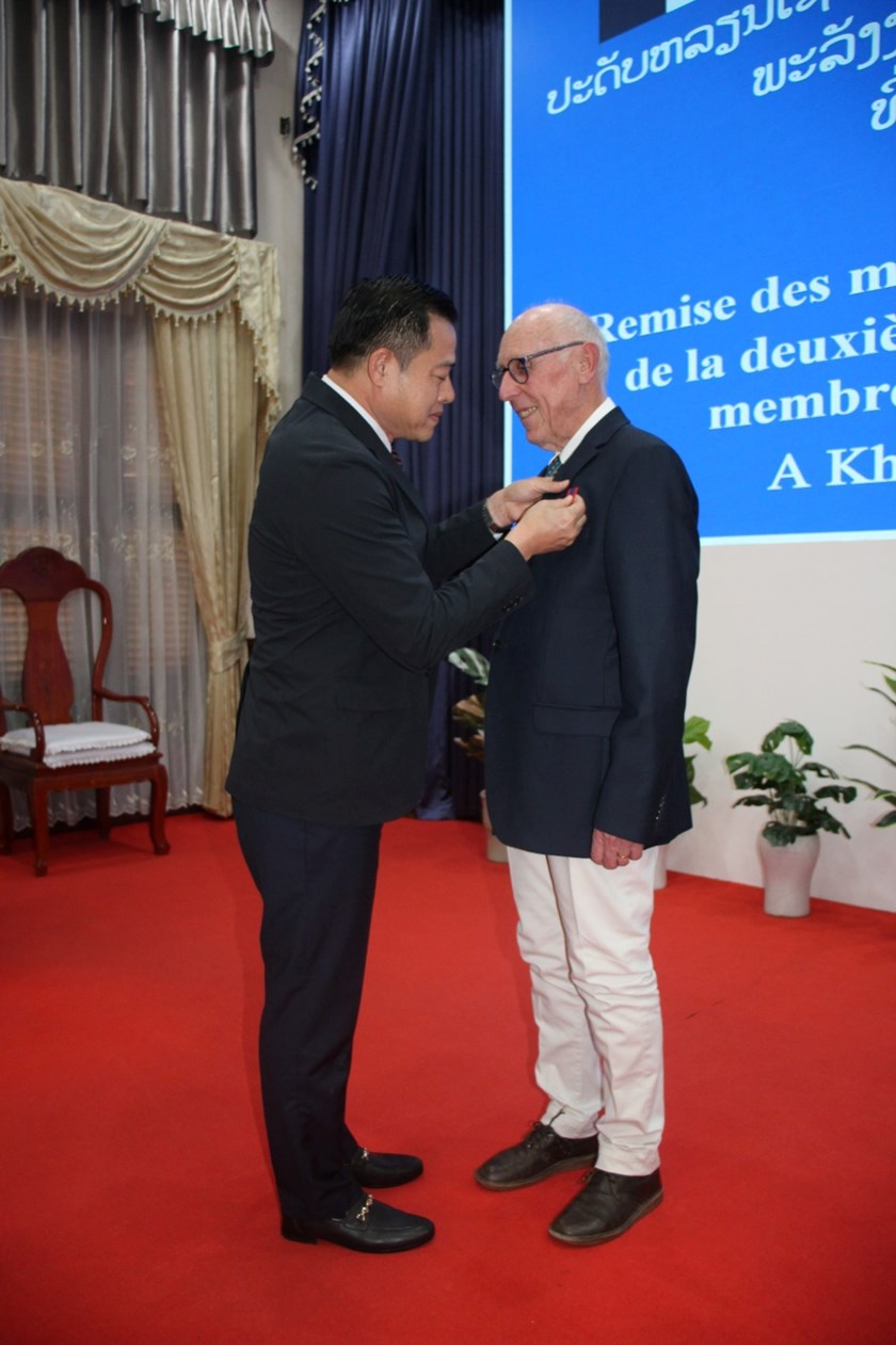 ປະດັບຫຼຽນໄຊແຮງງານຊັ້ນ I , II , III ໃຫ້ແກ່ບຸກຄົນ ກຸ່ມສະມາຄົມພະລັງງານການຮ່ວມມື