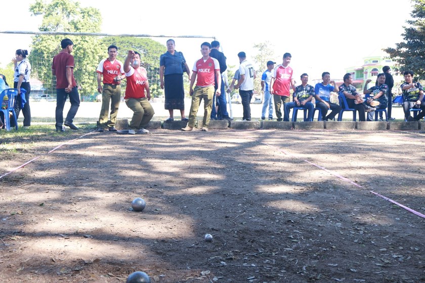 ແກ່ນທ້າວ ແຂ່ງຂັນກິລາສະເຫຼີມສະຫຼອງວັນຊາດ ຄົບຮອບ 50 ປີ ຢ່າງເບີກບານມ່ວນຊື່ນ.