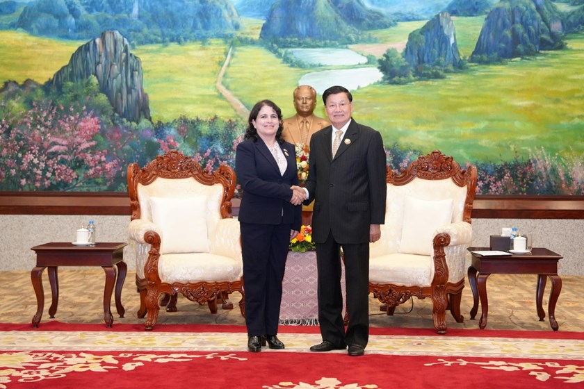 ສະຫາຍ ທອງລຸນ ສີສຸລິດ ຕ້ອນຮັບຄະນະຜູ້ແທນຂັ້ນສູງຂອງພັກກອມມູນິດກູບາ ເຂົ້າຢ້ຽມຂໍ່ານັບ