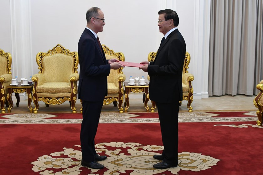 ປທປທ ຮັບສານຕາຕັ້ງຈາກທູດປະເທດເພື່ອນມິດ ແລະ ມອບສານຕາຕັ້ງໃຫ້ທູດລາວ ໄປປະຈໍາຢູ່ຕ່າງປະເທດ