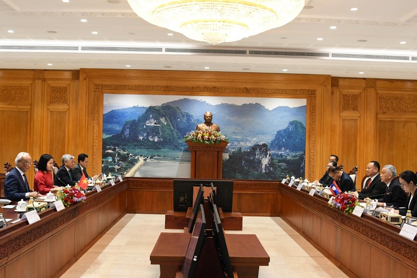 ຄະນະສັນຕິພາບ ແລະ ສາມັກຄີ ຂອງ ລາວ ແລະ ຫວຽດນາມ ພົບປະສອງຝ່າຍ