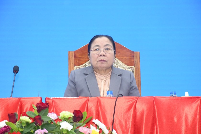 ພິທີມອບ-ຮັບໜ້າ ເຈົ້າແຂວງໄຊຍະບູລີ (ຜູ້ເກົ່າ) ແລະ ປະທານຄະນະກໍາມະການປົກຄອງແຂວງ (ຜູ້ໃໝ່).