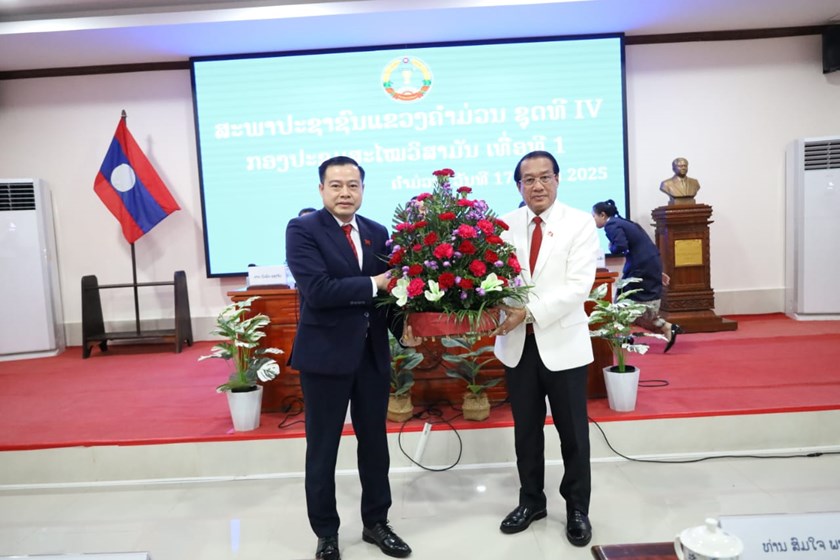 ຄໍາມ່ວນ ຮັບຮອງເອົາການແຕ່ງຕັ້ງ ທ່ານ ສົມສະອາດ ອຸ່ນສີດາ ເປັນປະທານ ຄະນະກຳມະການປົກຄອງແຂວງ